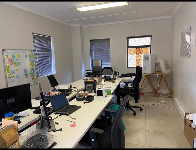 128M² OFFICE FOR SALE IN WESTLAKE